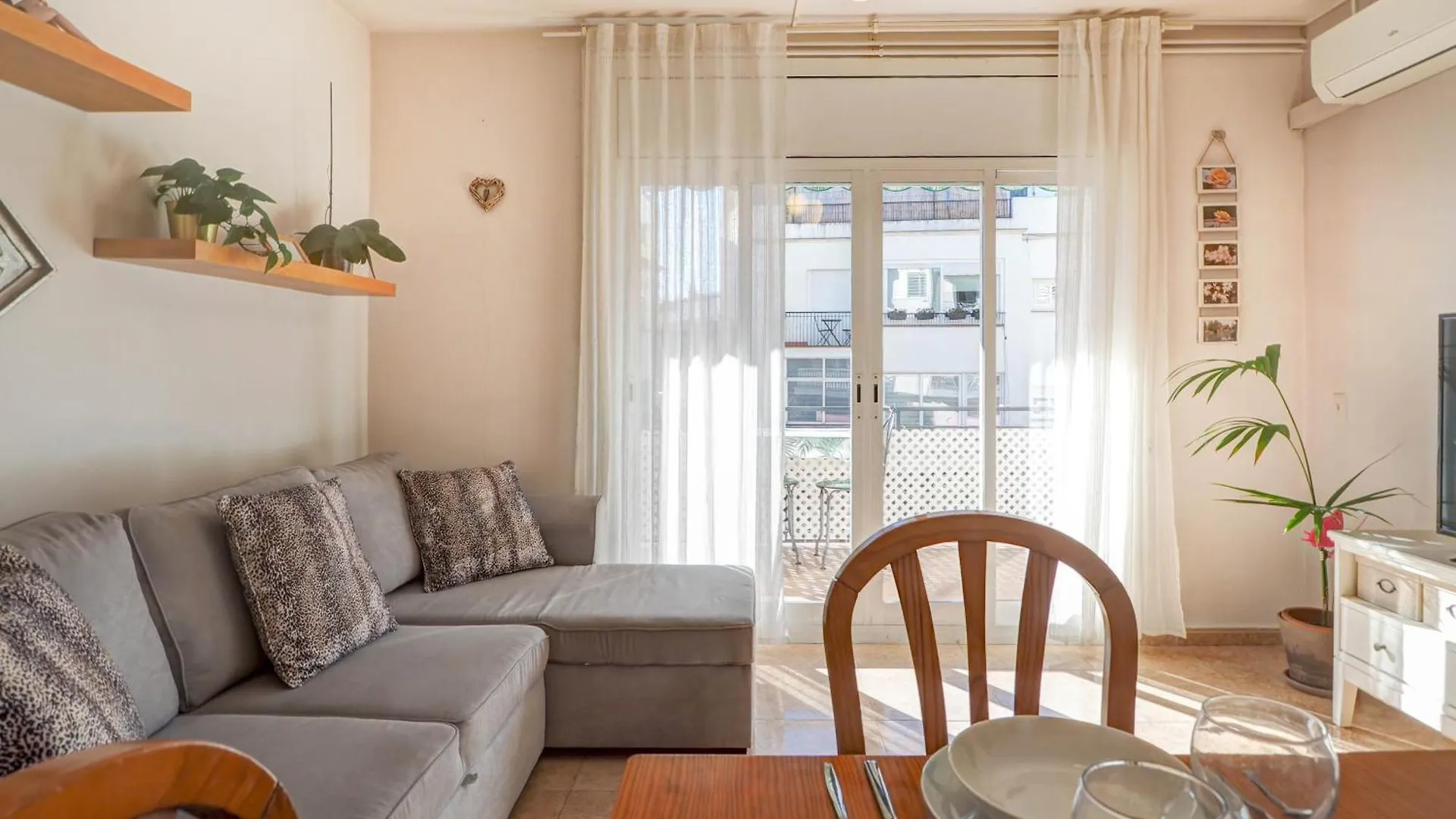 Le Blanc Apartment By Hello Homes Sitges