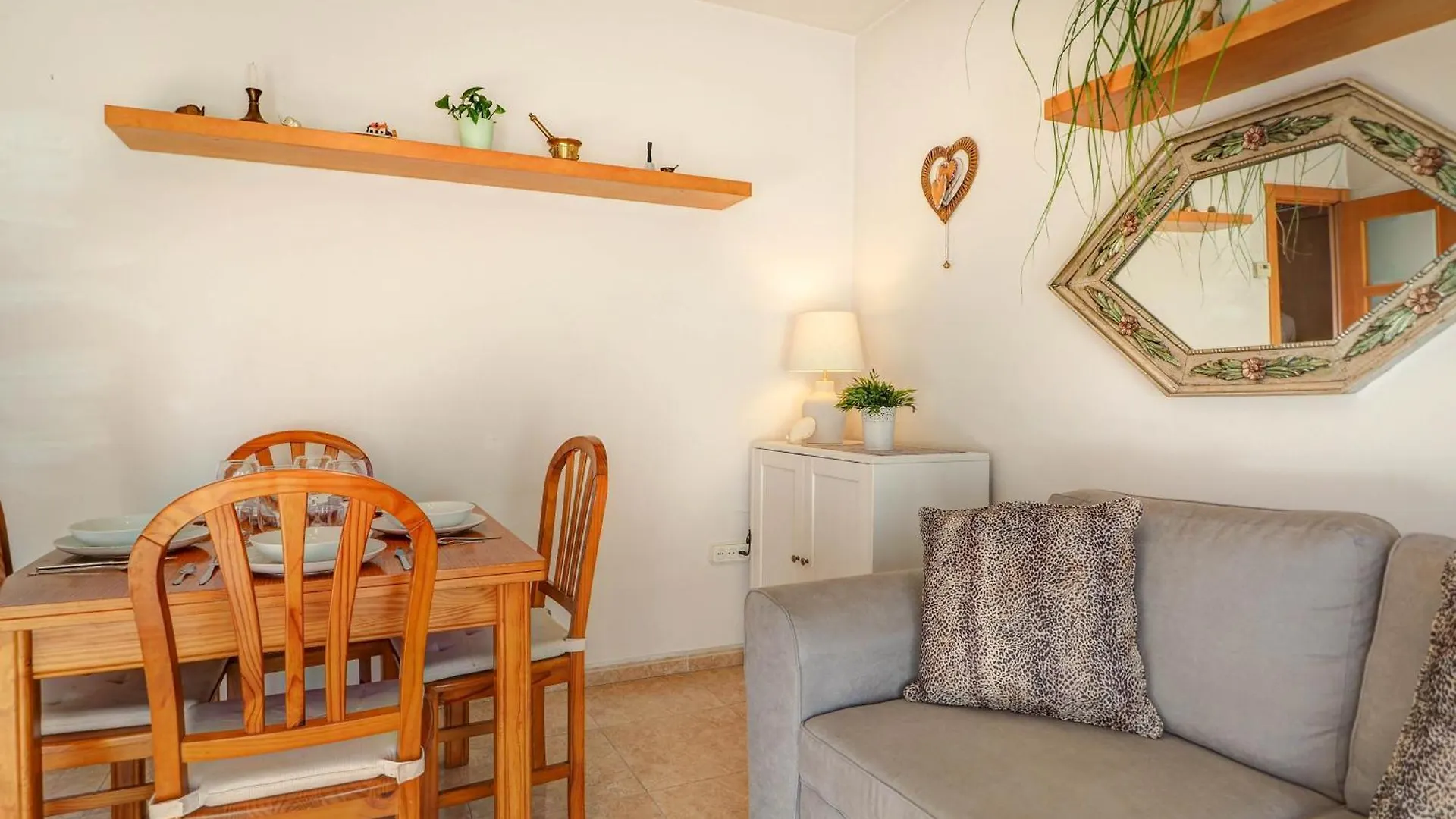 Le Blanc Apartment By Hello Homes Sitges